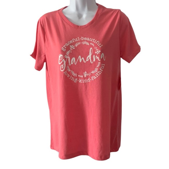 unbranded Tops - Pink Size M Mother’s Day short sleeved inspirational tee that says “Grandma.